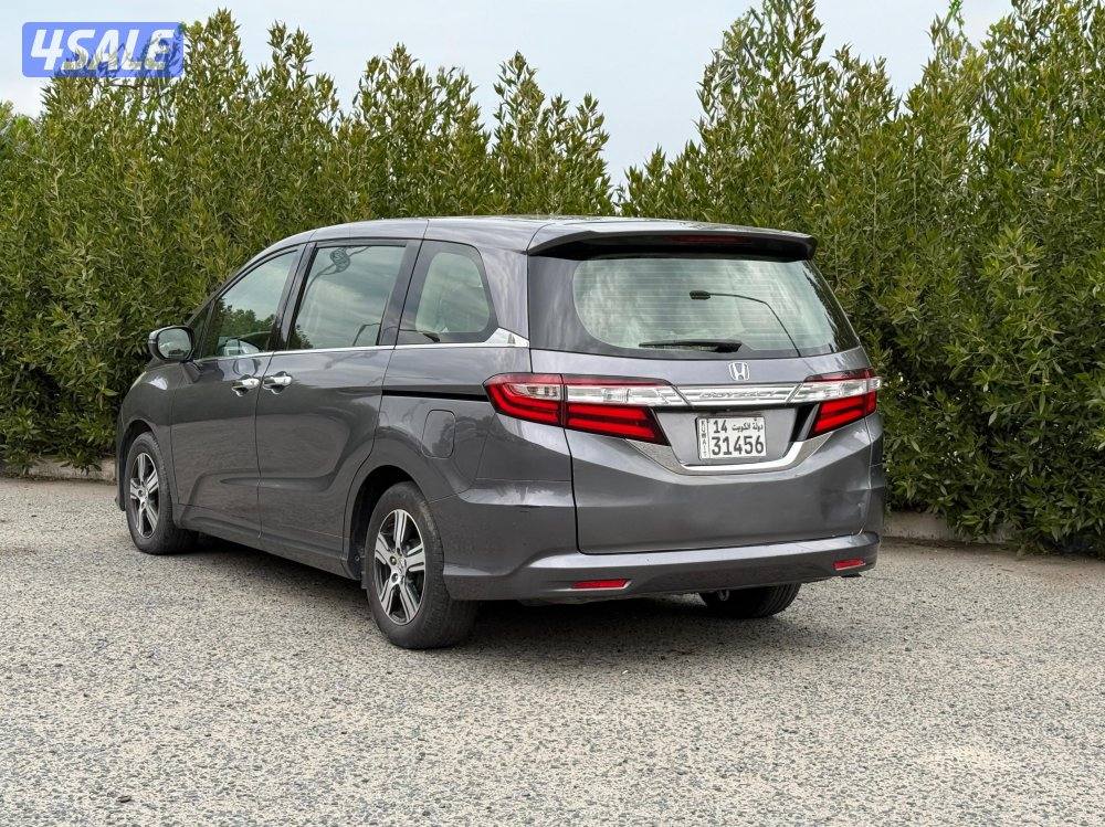 للبيع هوندا أوديسي عائليه موديل 2016 بحاله جيده1
