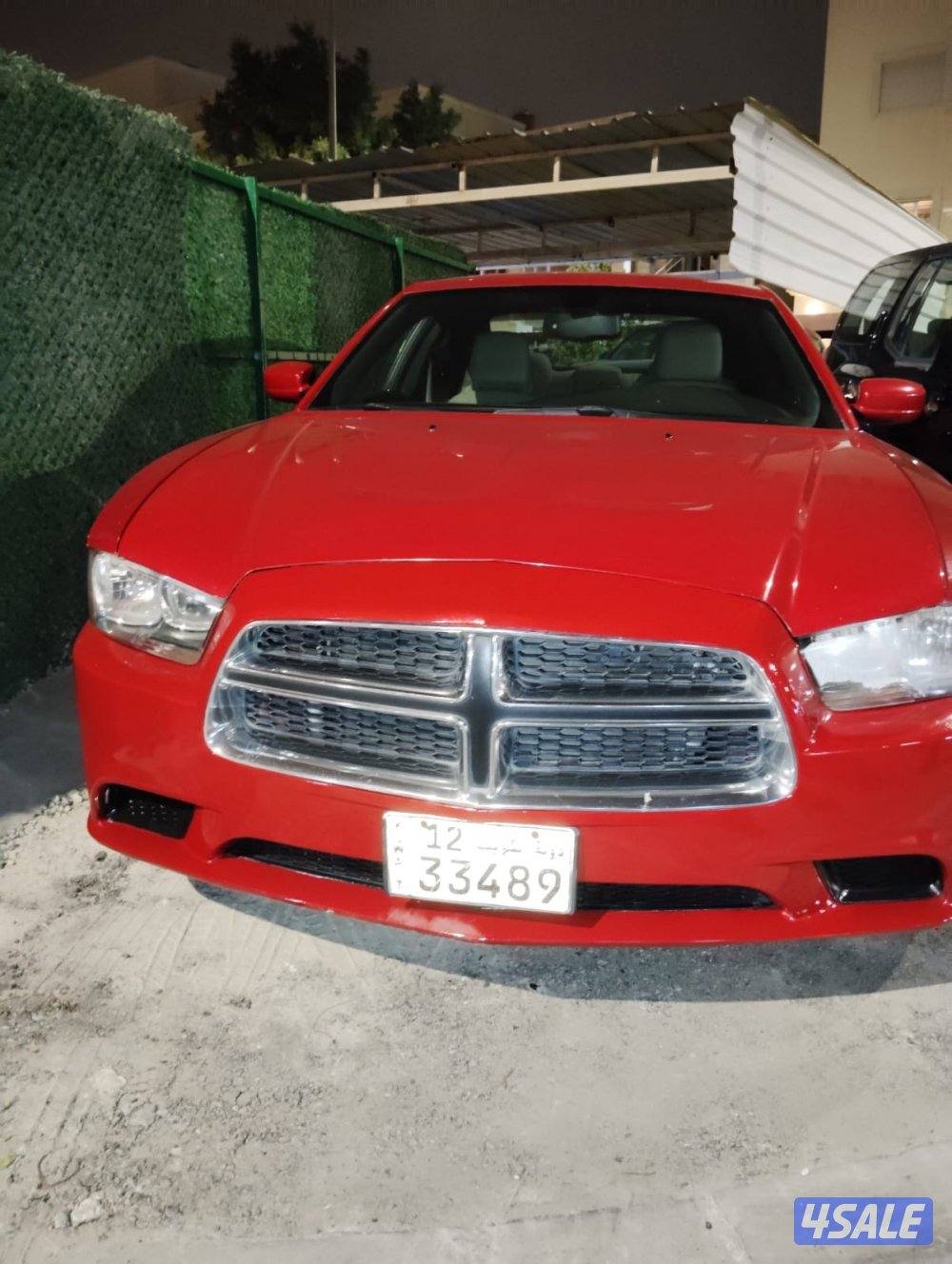 للبيع جيب نيسان وصالون دوج شارجر1