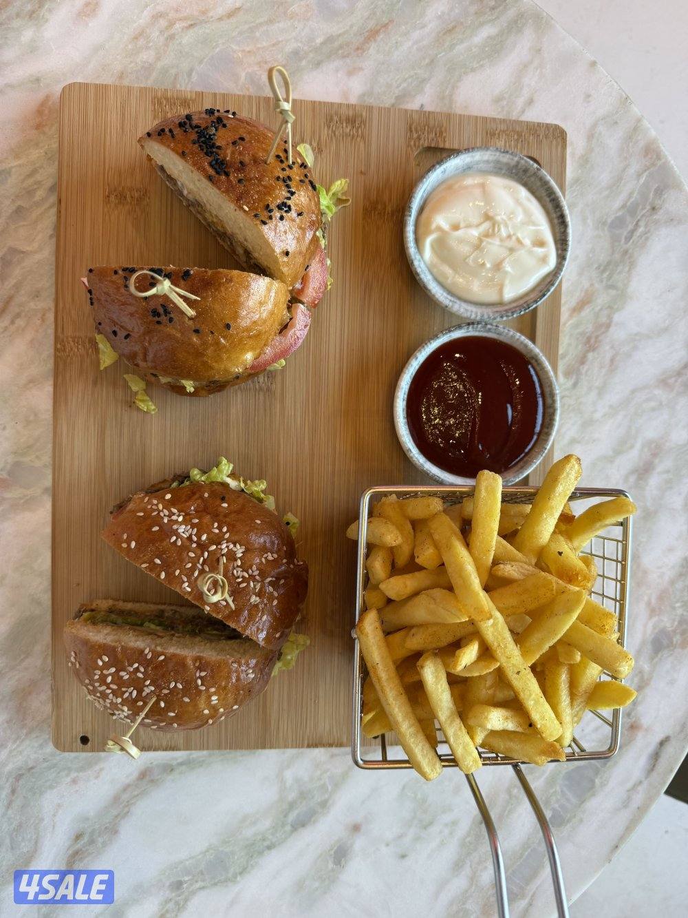 طاهي في مطعم0