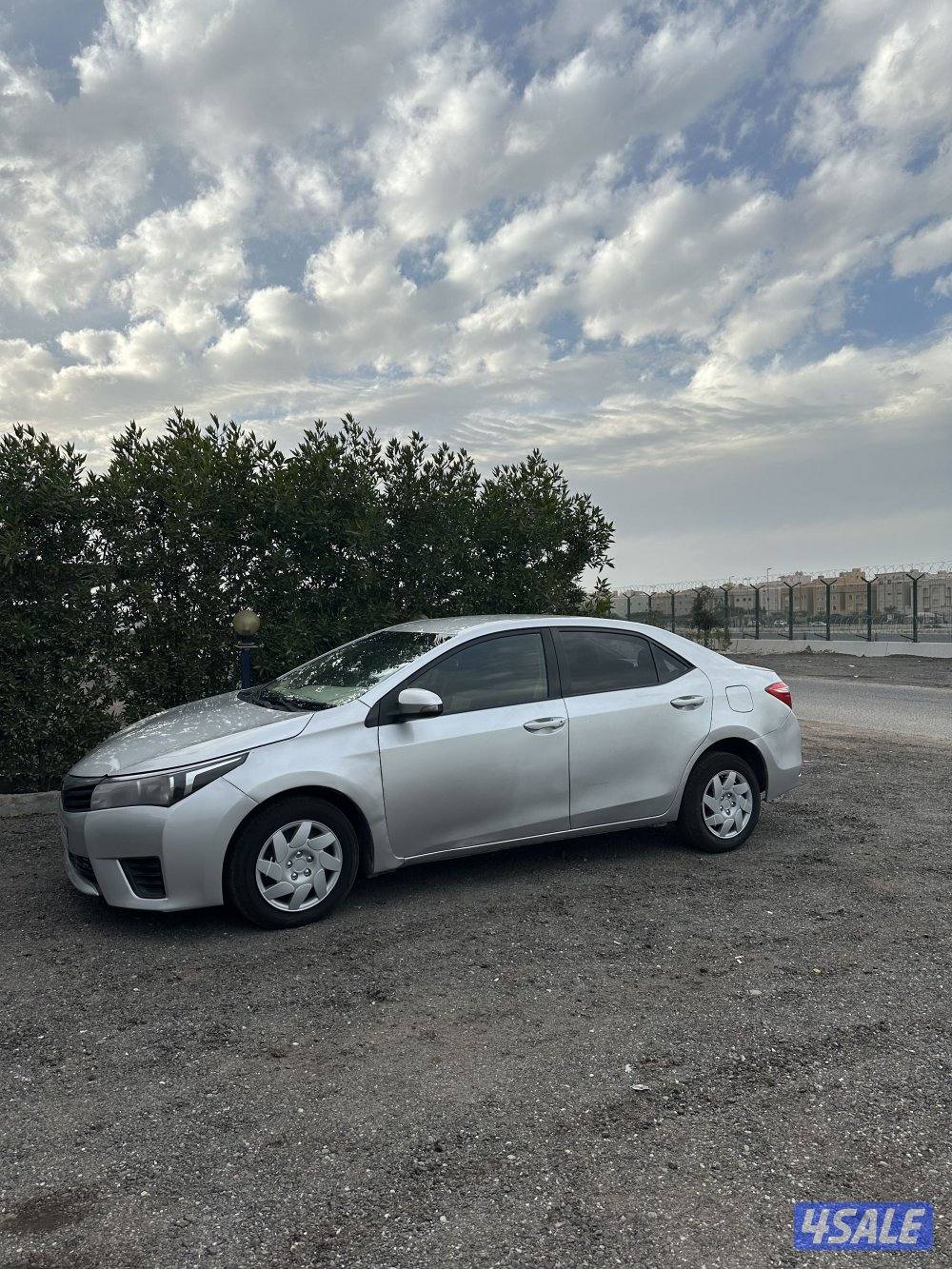 للبيع كرولا نظيف جدا0