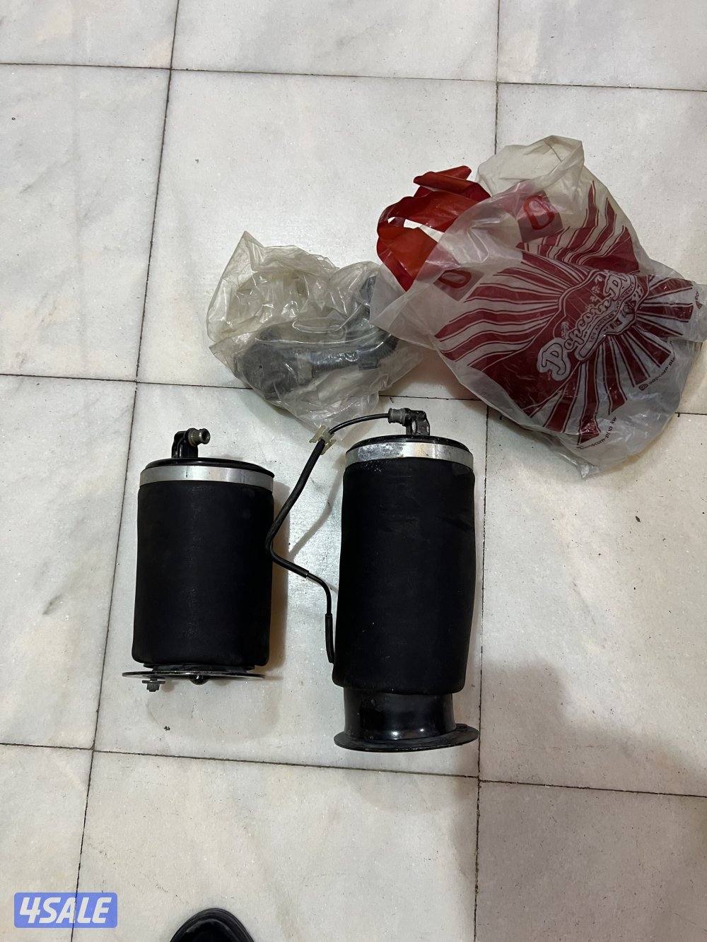 للبيع اصطابات خلفي امامي مع شبك GM + شاشات خلفي تركب على كل الجيبات2