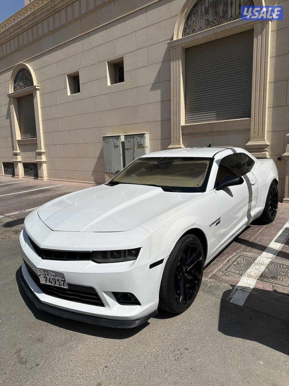 للبيع كمارو ٢٠١٠ نظيف بيمه سنه السعر ١٣٠٠ دينار0