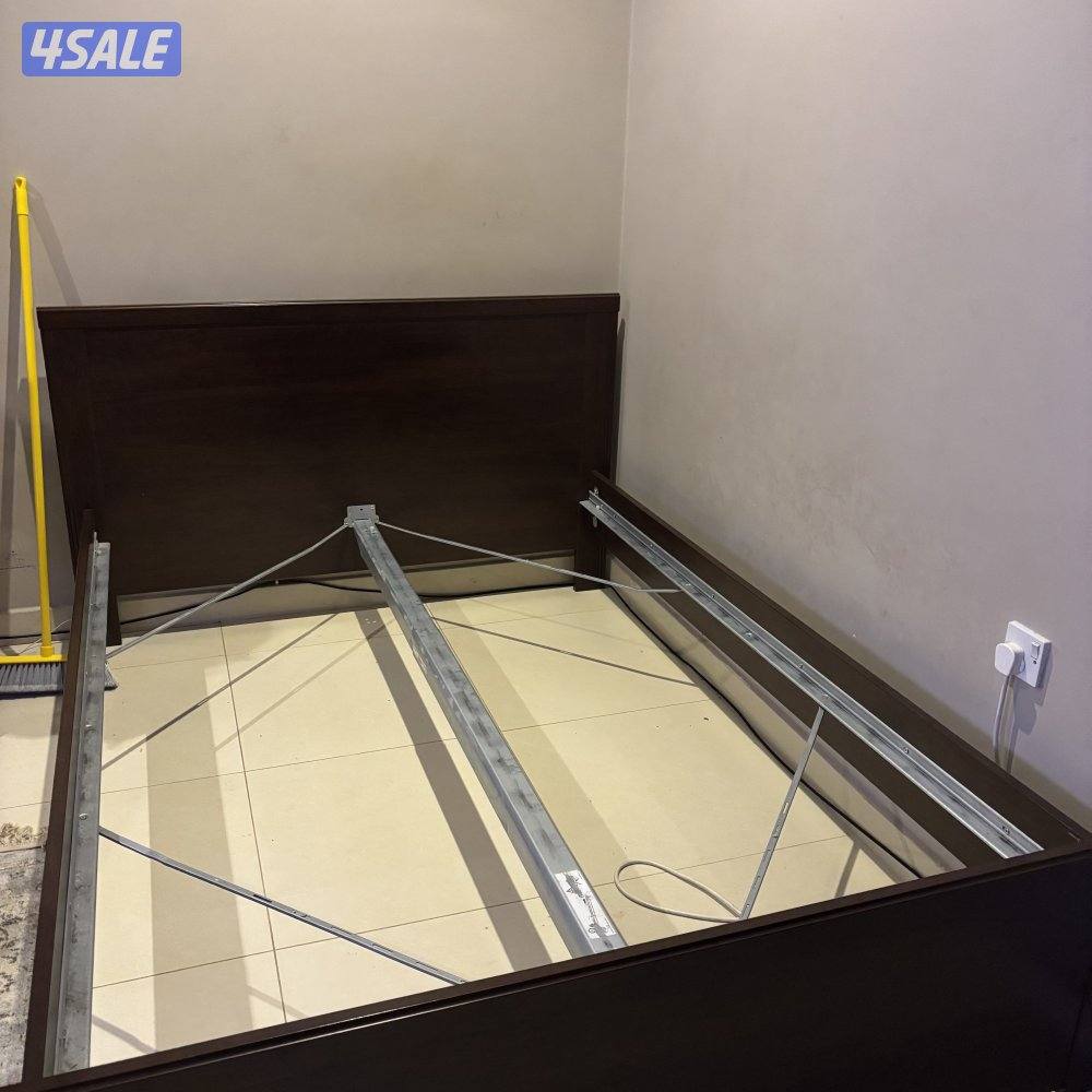 سرير ايكيا نظيف 160x2001