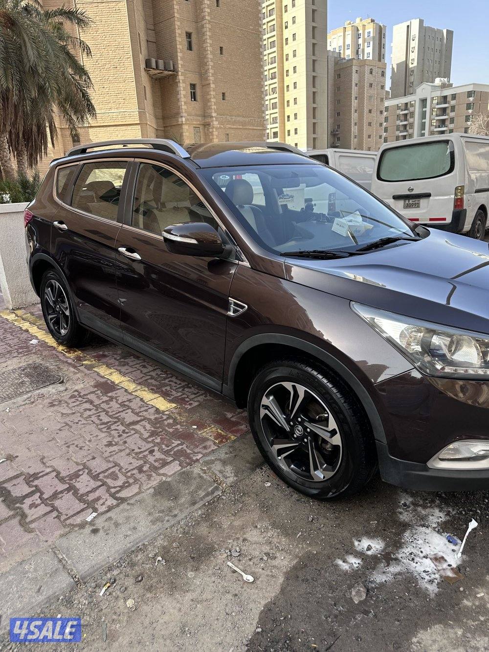 سيارة DFM AX7 2019  عداد  107500. بحالة ممتازة للبيع شرط الفحص1