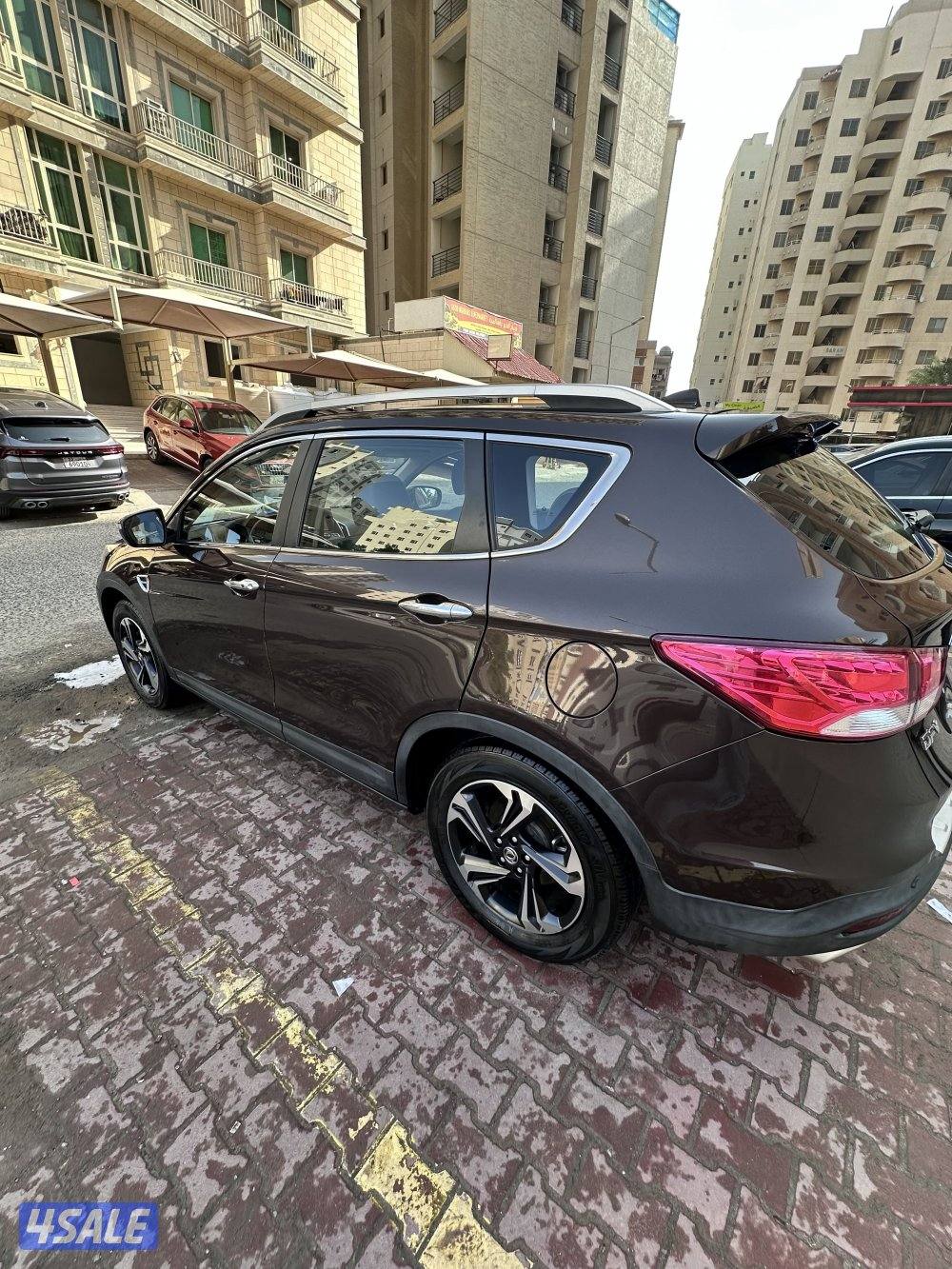 سيارة DFM AX7 2019  عداد  107500. بحالة ممتازة للبيع شرط الفحص2