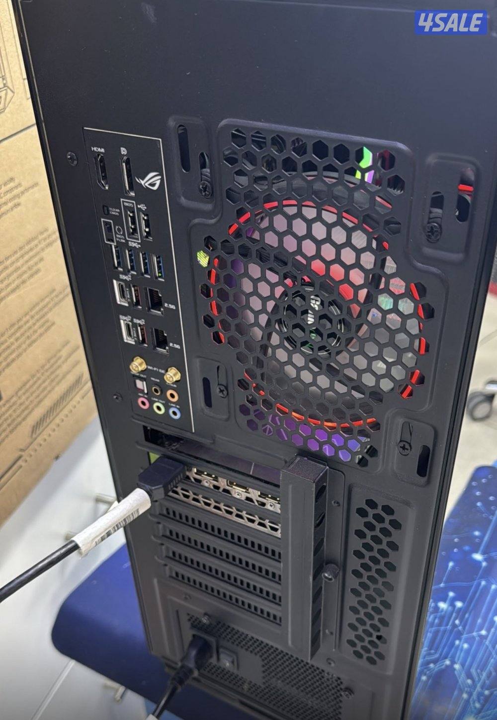 كمبيوتر للالعاب مع شاشة0