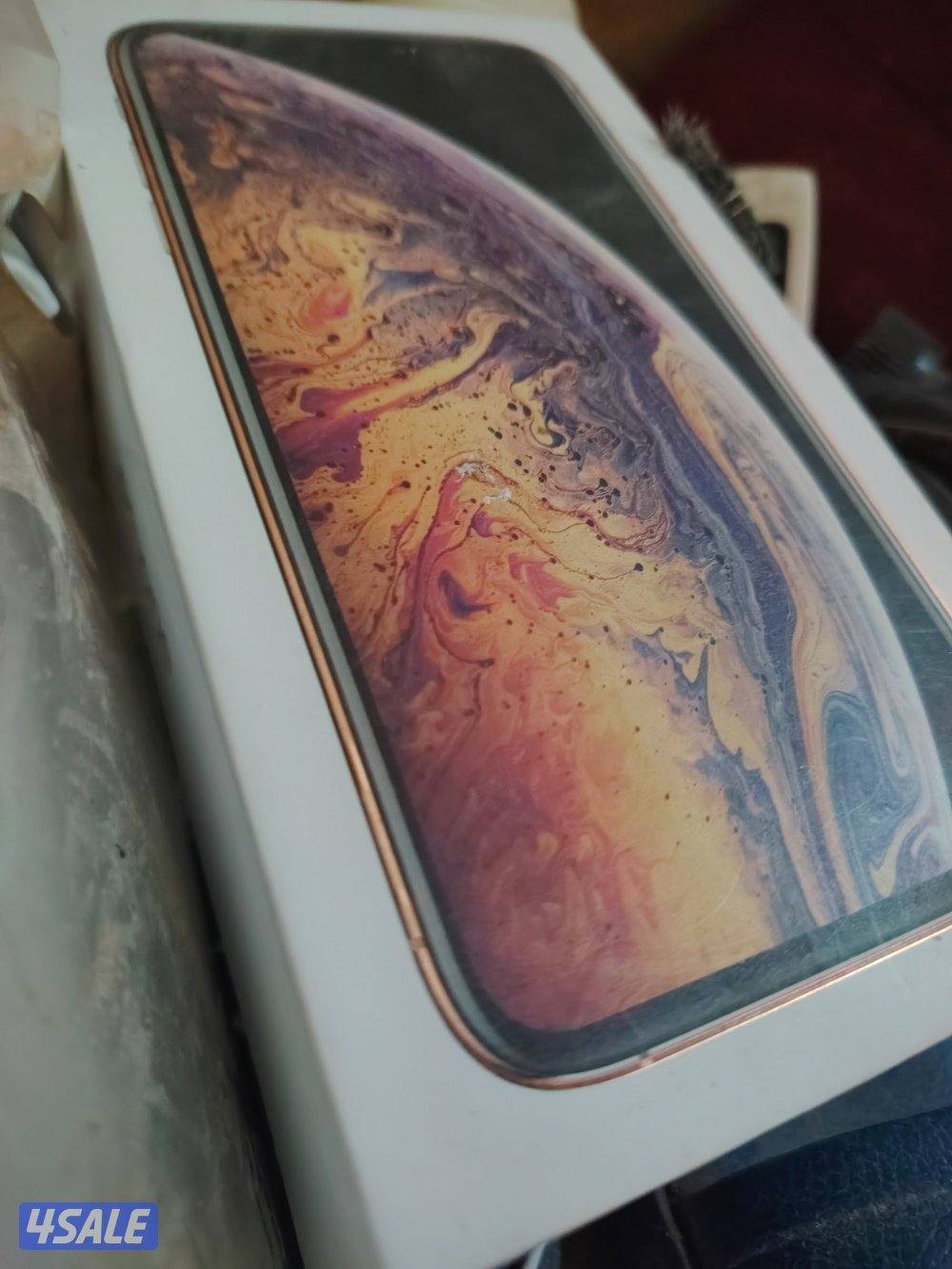 للبيع ايفون xsmaxمع سماعه وبطاريه0