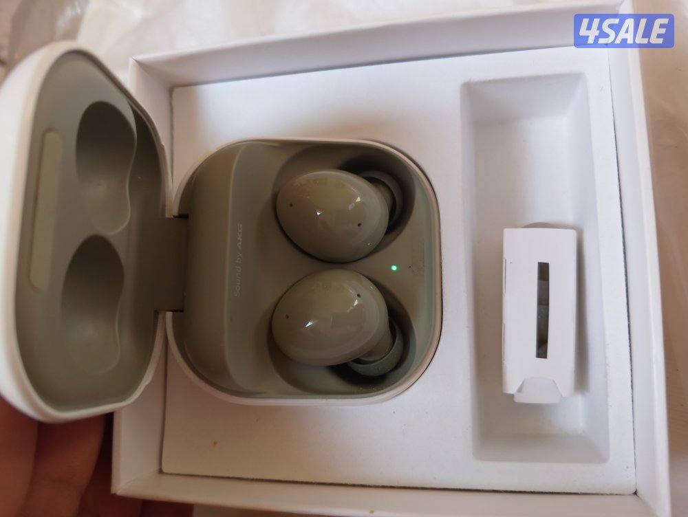 للبيع ايفون xsmaxمع سماعه وبطاريه6