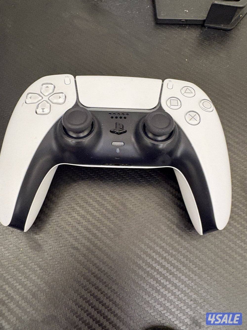 سوني فايف مستعملة اسلم مع كرتون واير يده3