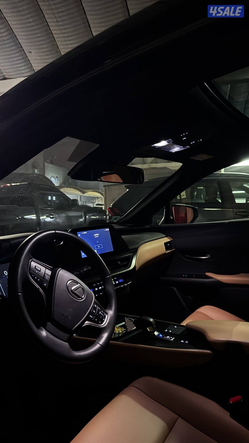 لكزس ux300h 20243