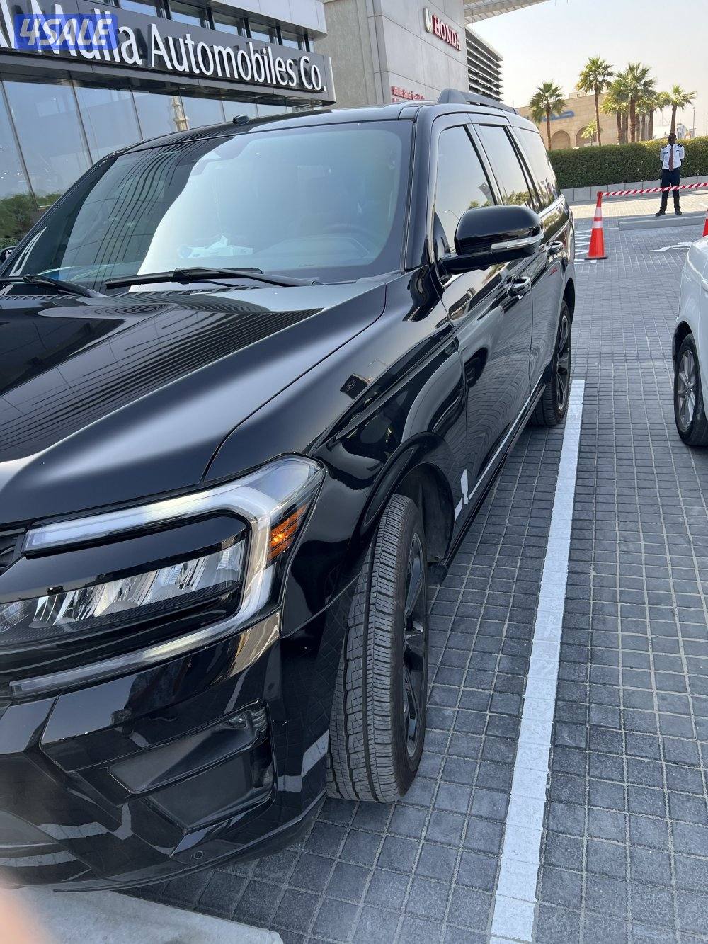 حاله نادره استعمال خفيف جدا مع إضافات ٢٠٠٠ دينار تحت الكفاله1