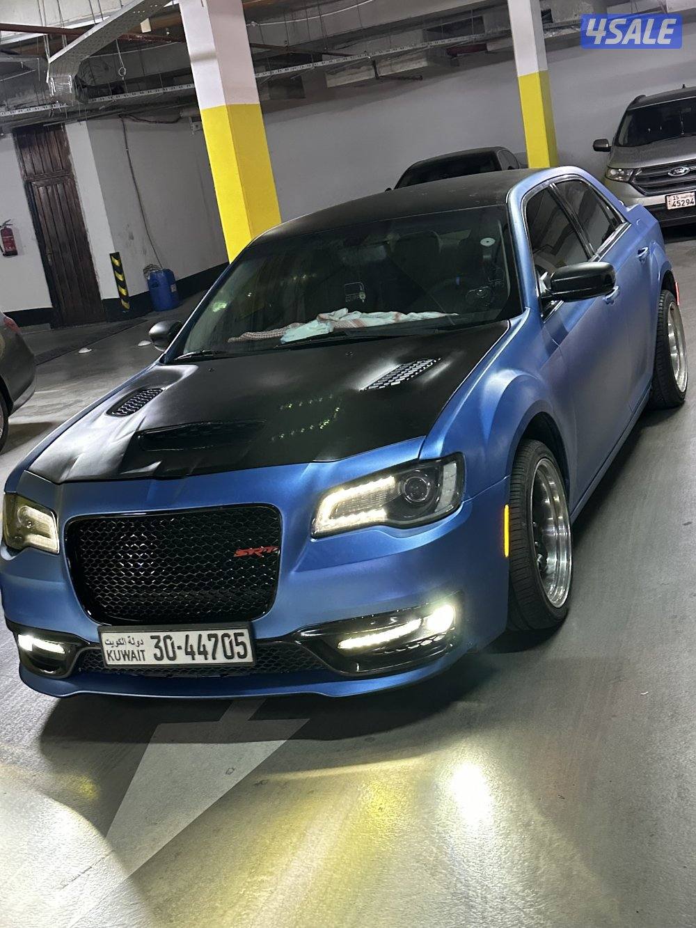 للبيع كرايسلر 8 سلندرمحول بلكامل SRT8 بحاله الوكاله بيمه جديد سنه0