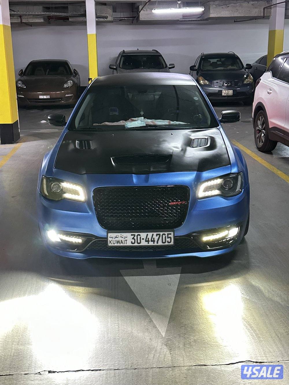 للبيع كرايسلر 8 سلندرمحول بلكامل SRT8 بحاله الوكاله بيمه جديد سنه1