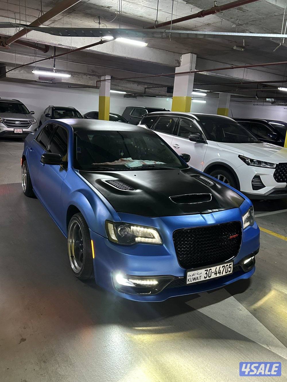 للبيع كرايسلر 8 سلندرمحول بلكامل SRT8 بحاله الوكاله بيمه جديد سنه4