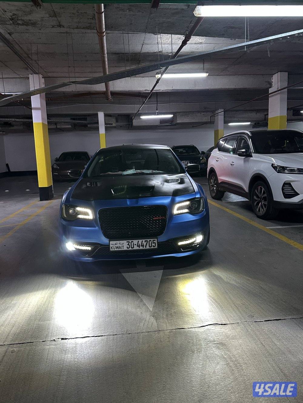 للبيع كرايسلر 8 سلندرمحول بلكامل SRT8 بحاله الوكاله بيمه جديد سنه5