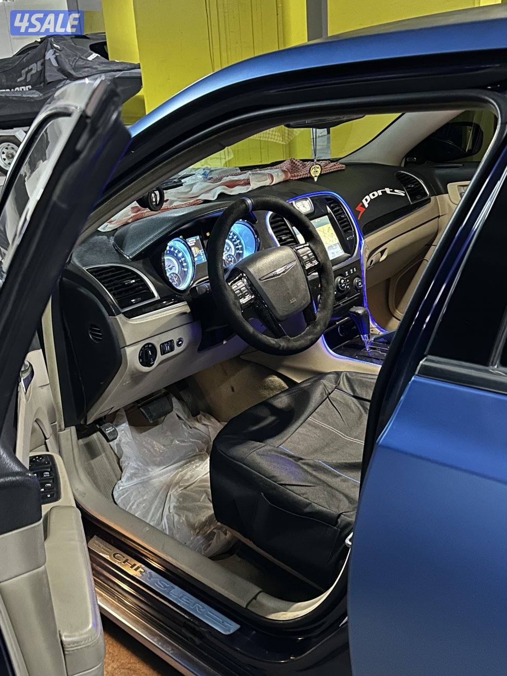 للبيع كرايسلر 8 سلندرمحول بلكامل SRT8 بحاله الوكاله بيمه جديد سنه12