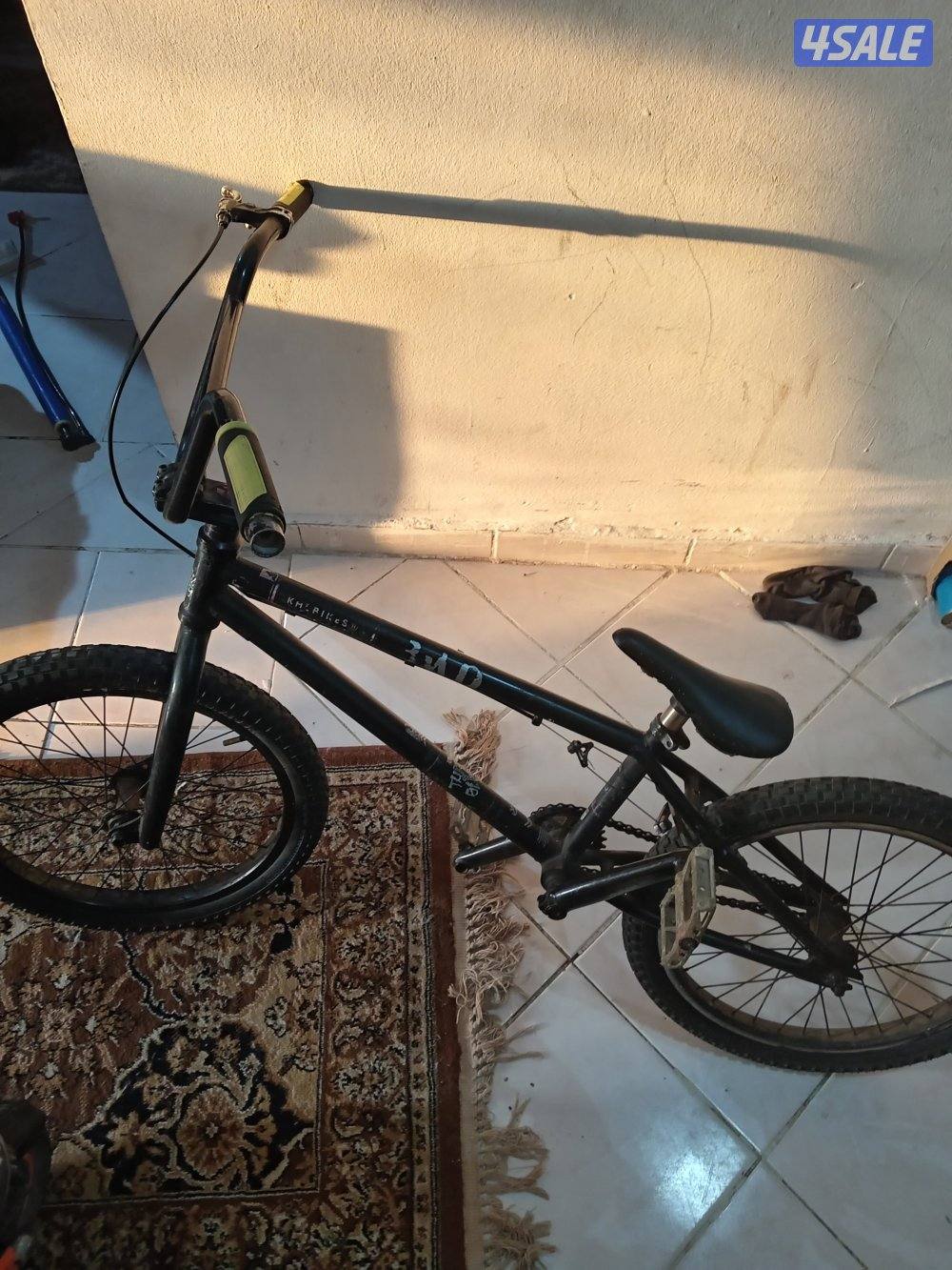 دراجه هوائيه bmx الاصليه ب ٣٥ غير مستعمله تقدر تفاصل معاي على الخاص0