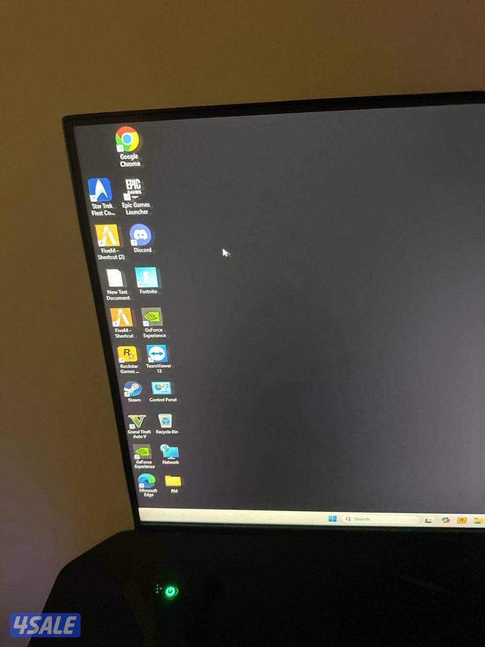 بيسي للبيع مع شاشه وكرسي و طاوله و كيبورد و ماوس المواصفات بالواتساب2