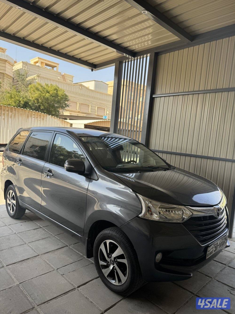 للبيع سيارة عائلية أفانزا تويوتا 2019 عداد 97 الف 7 راكب1