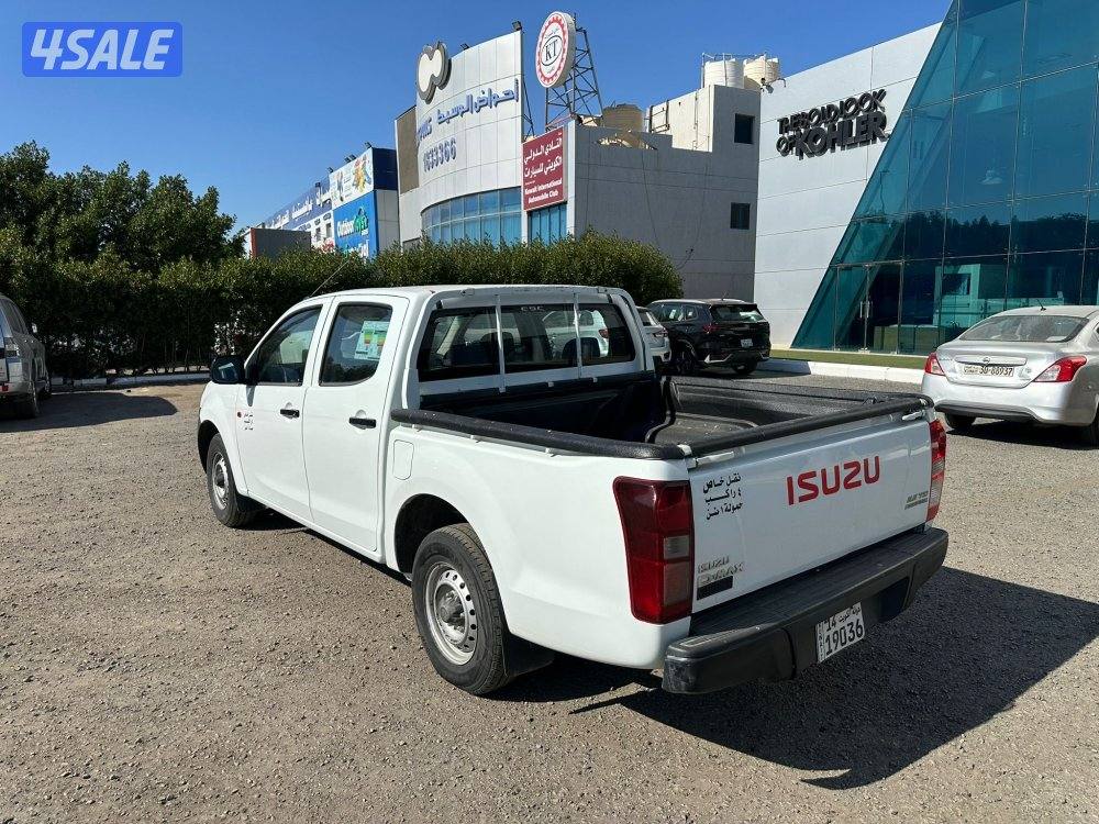 للبيع وانيت ايسوزو ديزل طراز 20173