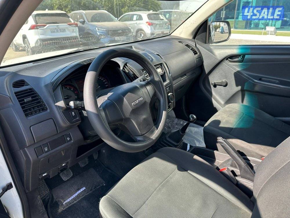 للبيع وانيت ايسوزو ديزل طراز 20177