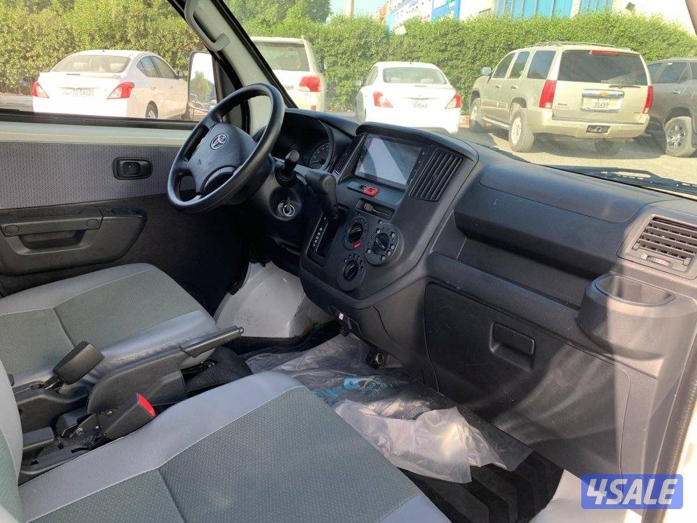 للبيع باص تايوتا مقفل كير اتوماتك طراز 20246