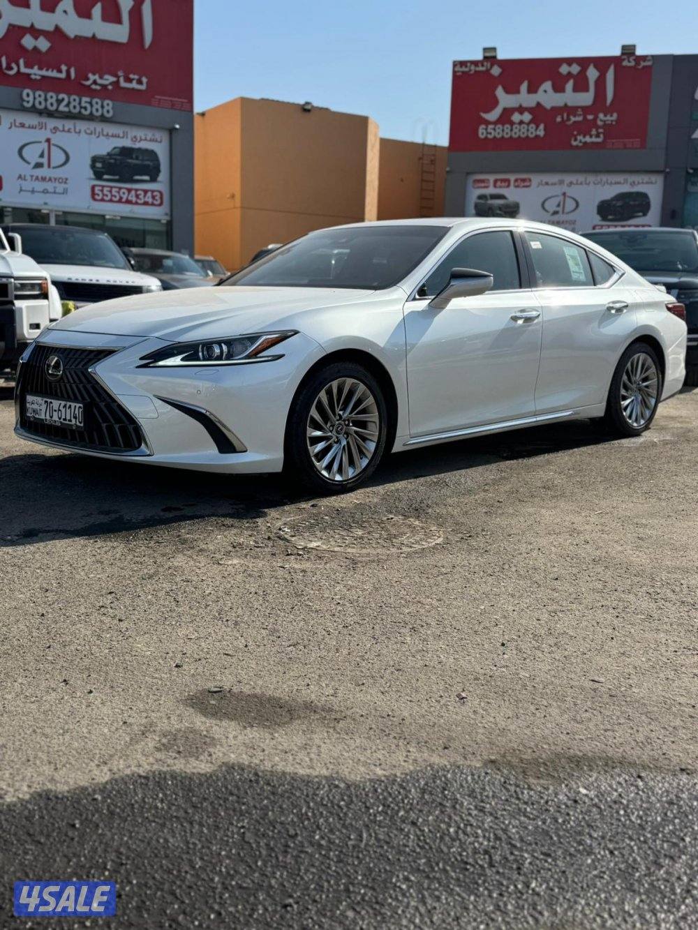 لكزس ES350 موديل 2023 ماشى 5000 k.m  وارد الساير0