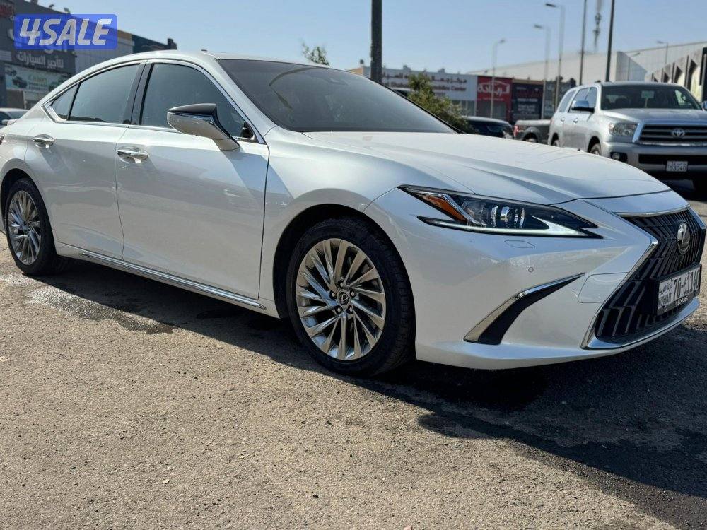 لكزس ES350 موديل 2023 ماشى 5000 k.m  وارد الساير1