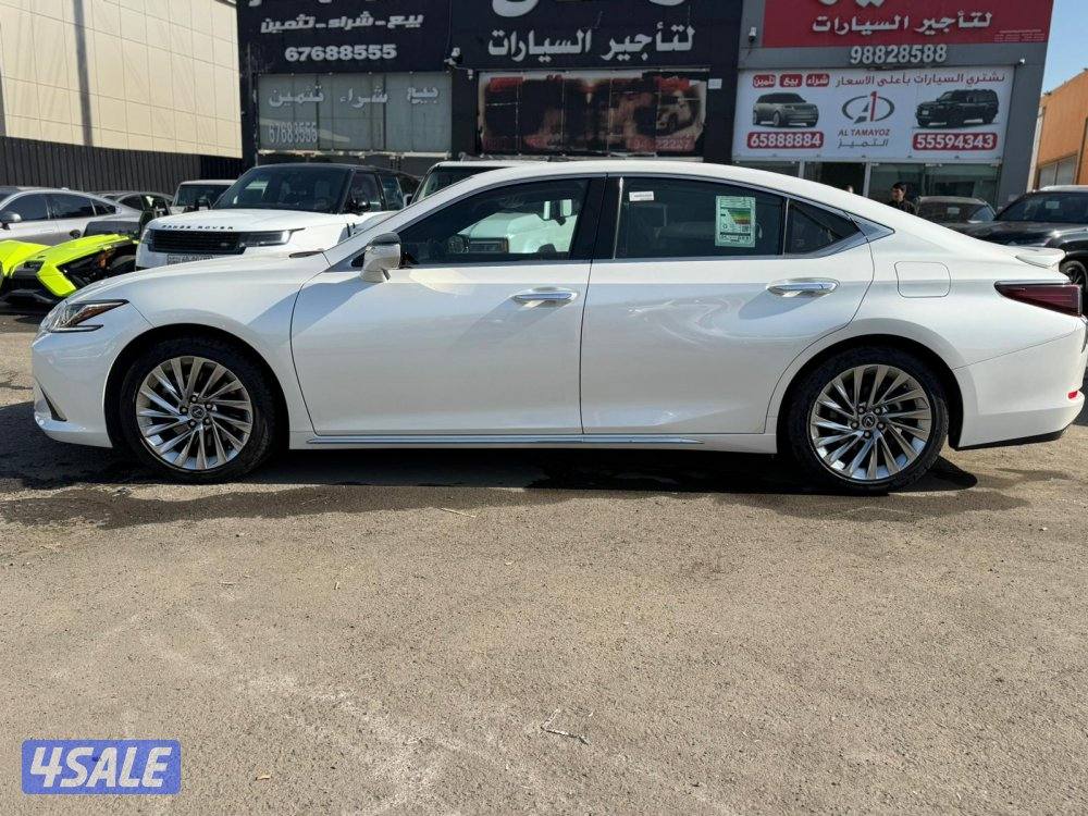 لكزس ES350 موديل 2023 ماشى 5000 k.m  وارد الساير2