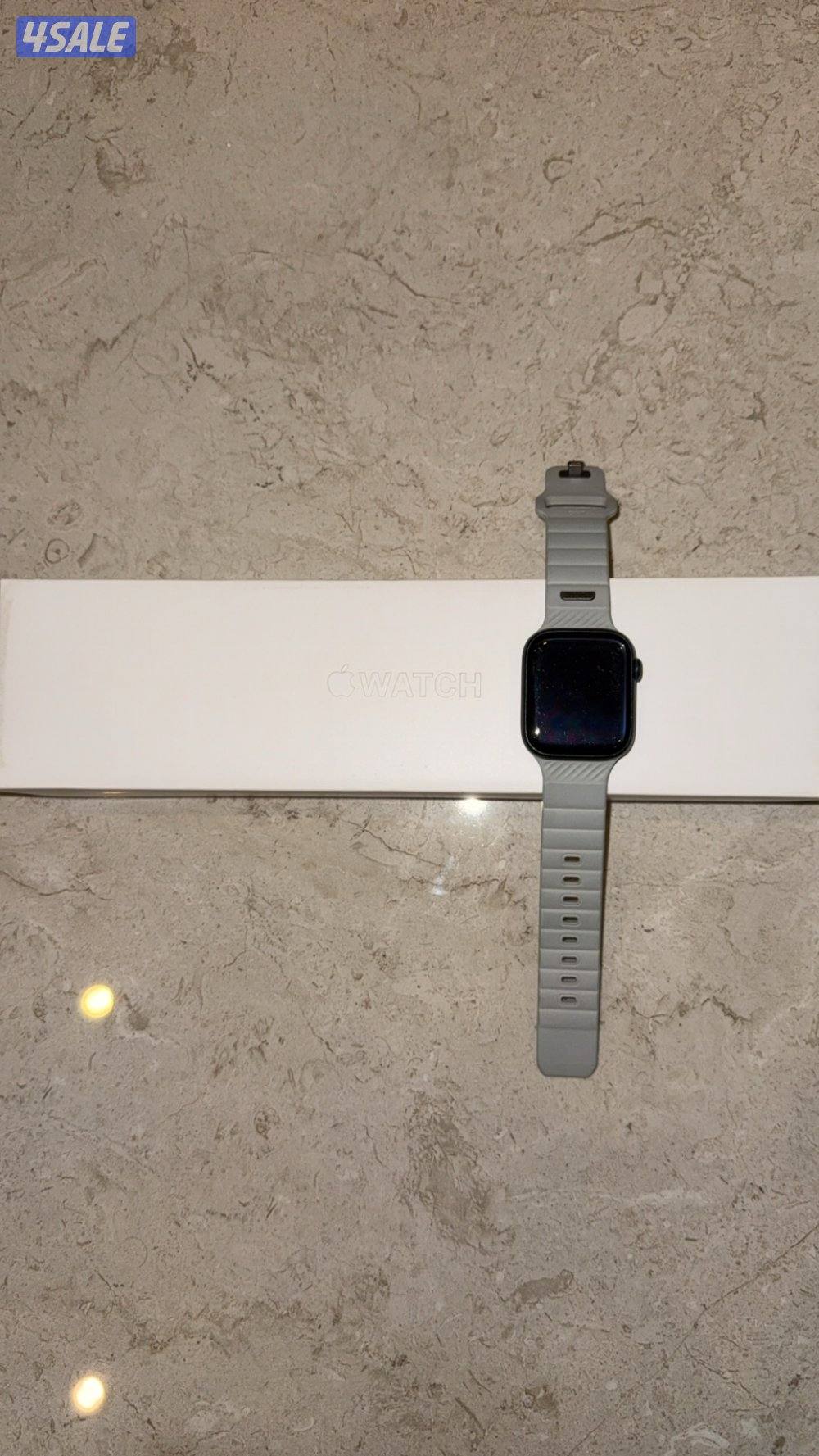 Apple watch series 8  S/M 45MM0