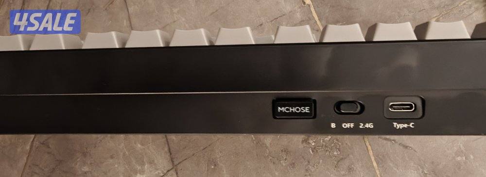 Bundle: Samsung 27" UHD 4K gaming monitor AND Mechanical Keyboard1