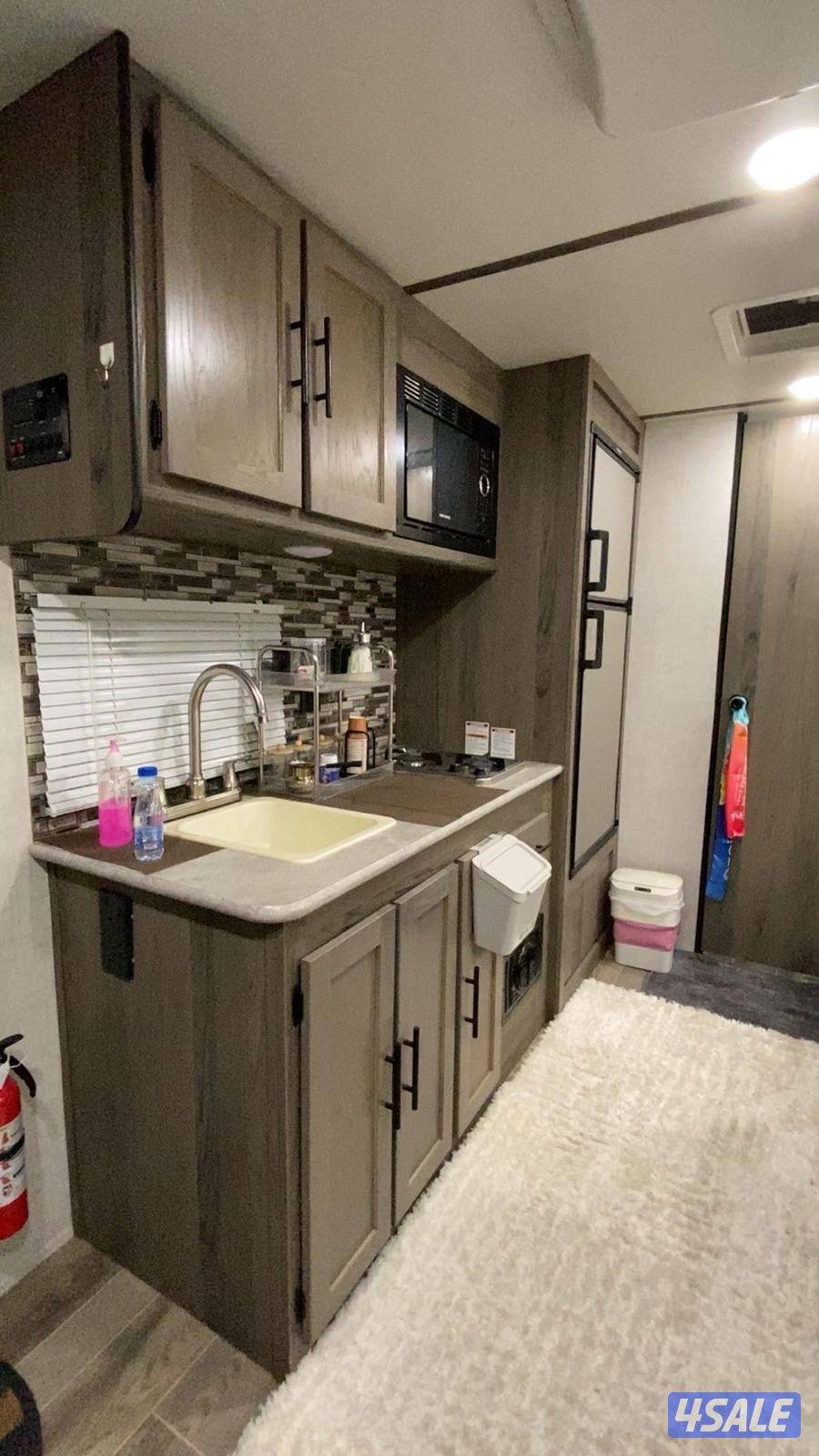 للبيع كرفان امريكي0