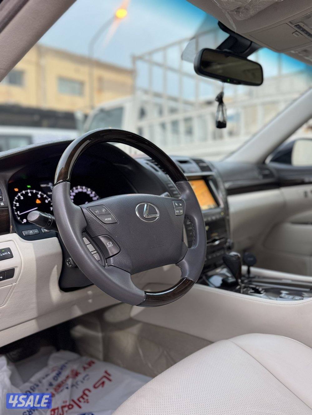 لكزس LS460L (عداد 144 الف )5