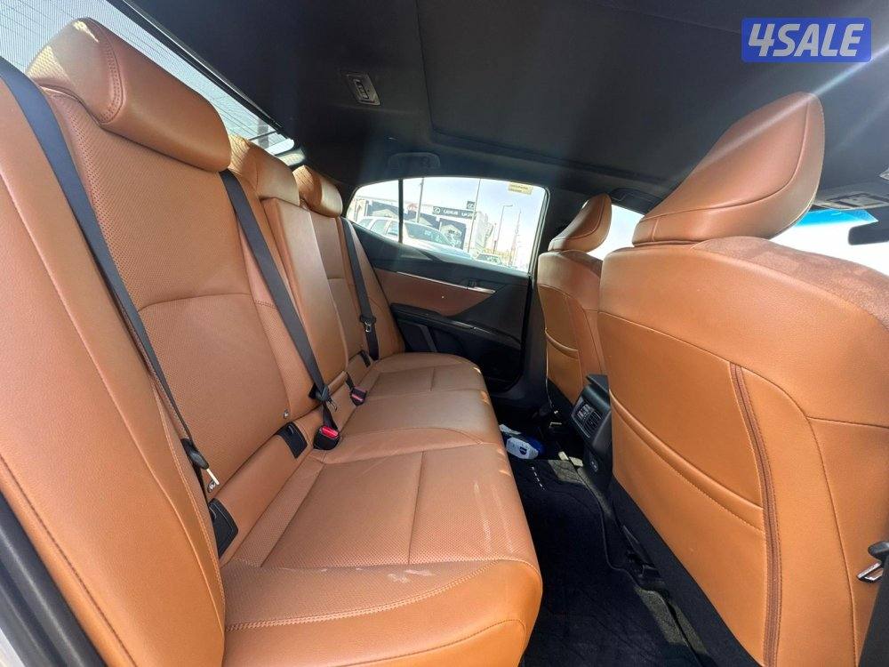 تويوتا  كامرى GLE موديل 2025 ماشى 41.000 k.m وارد الساير.4