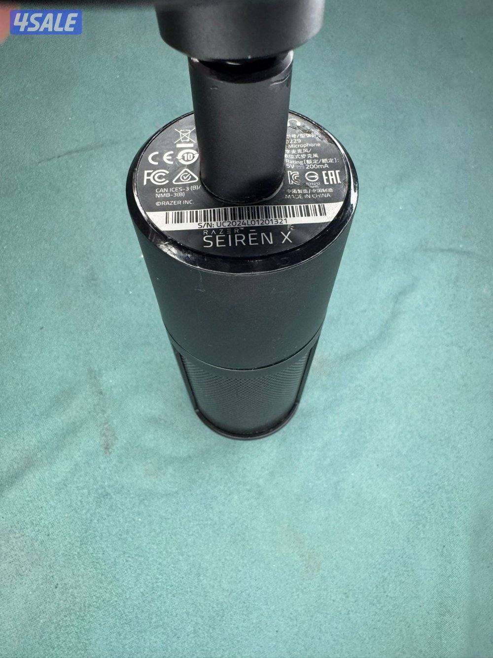 RAZER SEIREN X  is a very good condition 100% working2