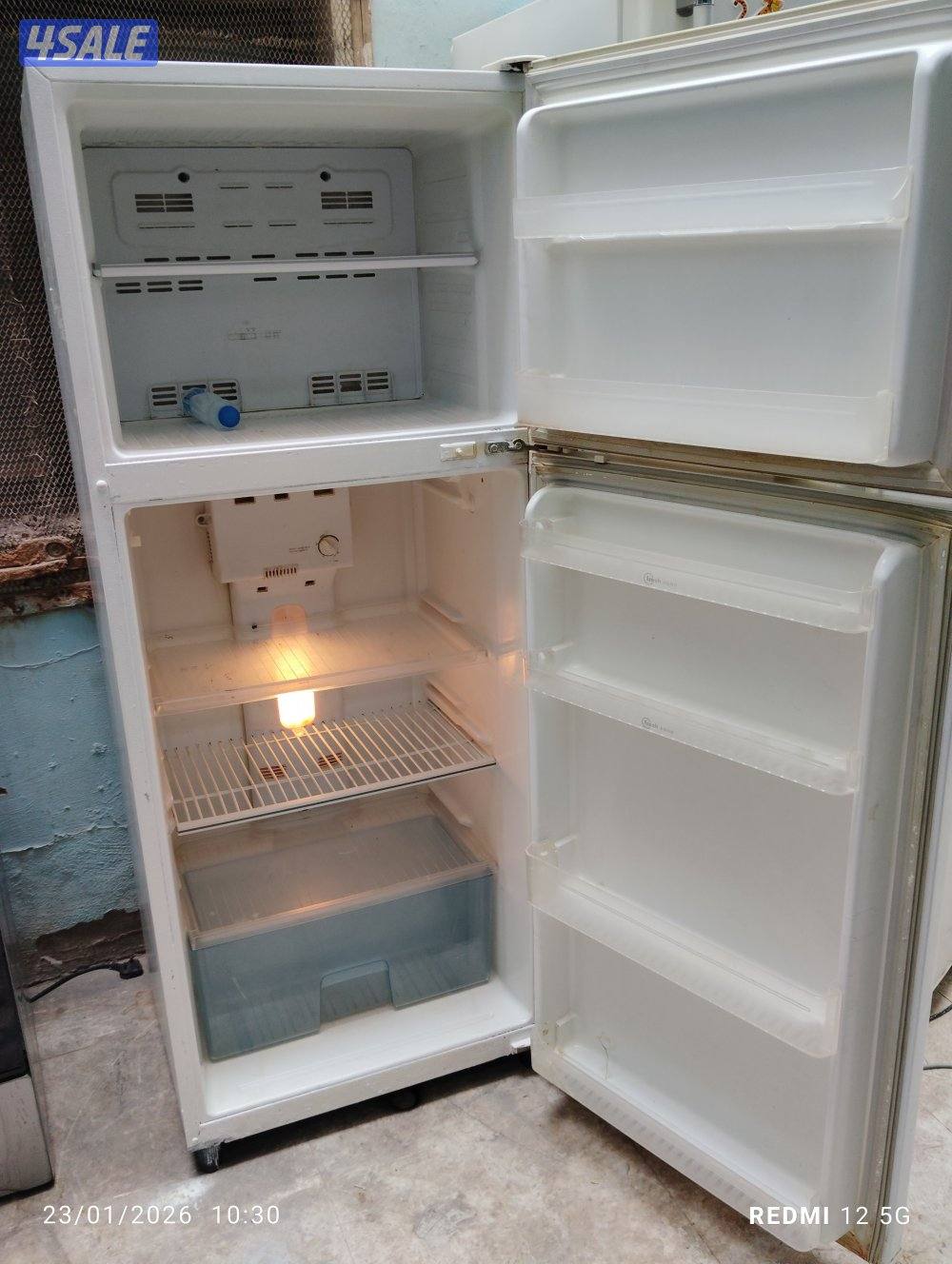 نبيع ثلاجه وا طباخ بحاله ممتازه معا التوصل3