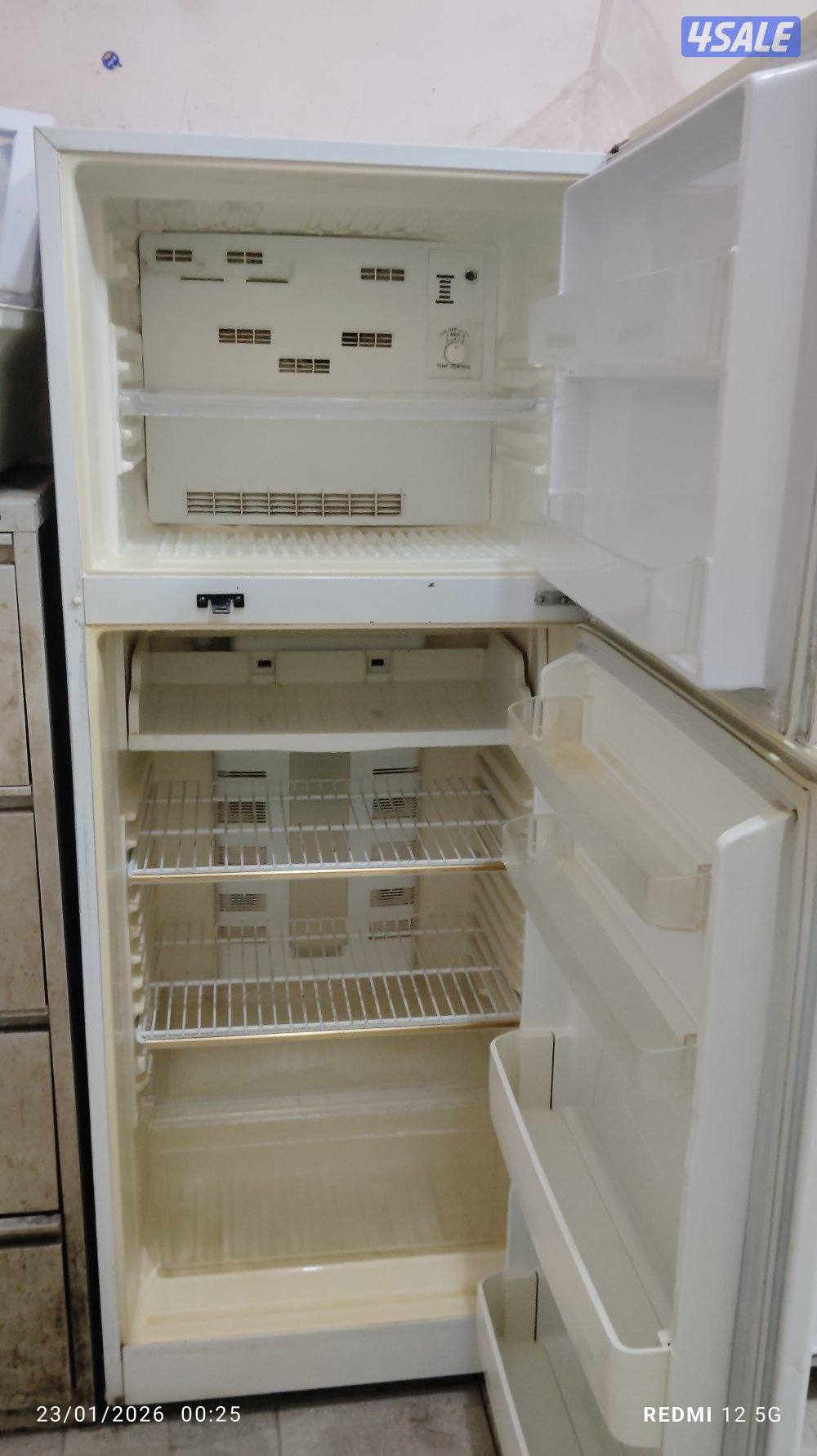 نبيع ثلاجه وا طباخ بحاله ممتازه معا التوصل11