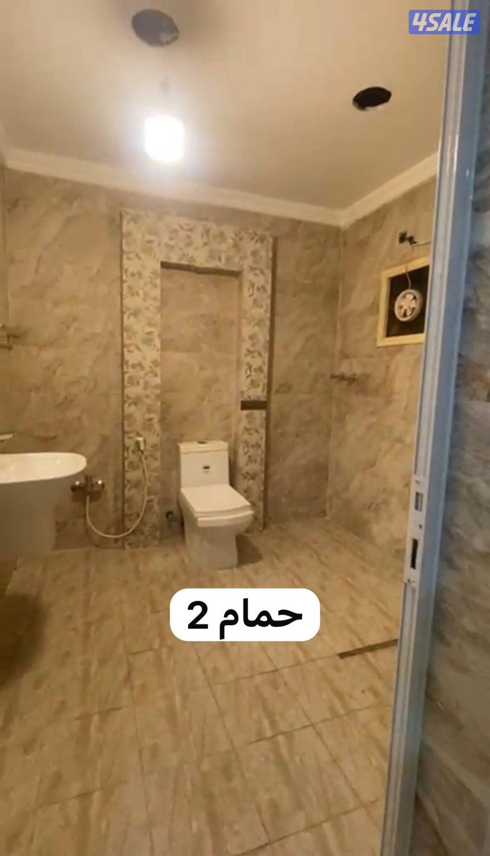 شقة أرضية ٣ غرف وحمامين ومطبخ  وصالة وموقف سيارتين من المالك مباشر4