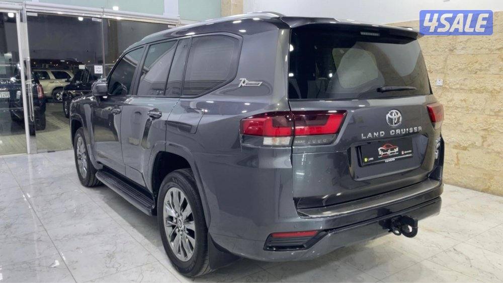 للبيع لاند كروزر ايرو 20223