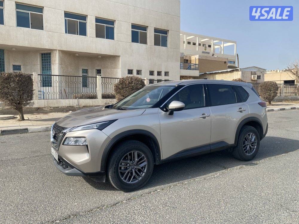 نيسان اكس تريل 2023 عداد10 الف سيرفس منتظم وارد الوكاله4