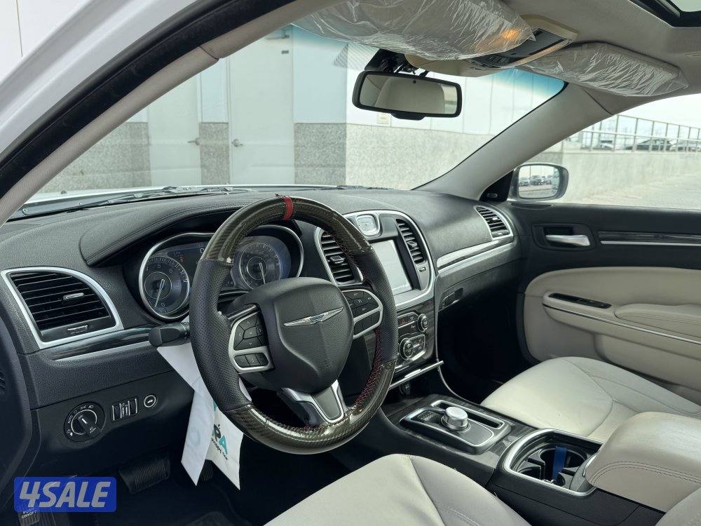 للبيع كرايزلر 300 موديل 20184