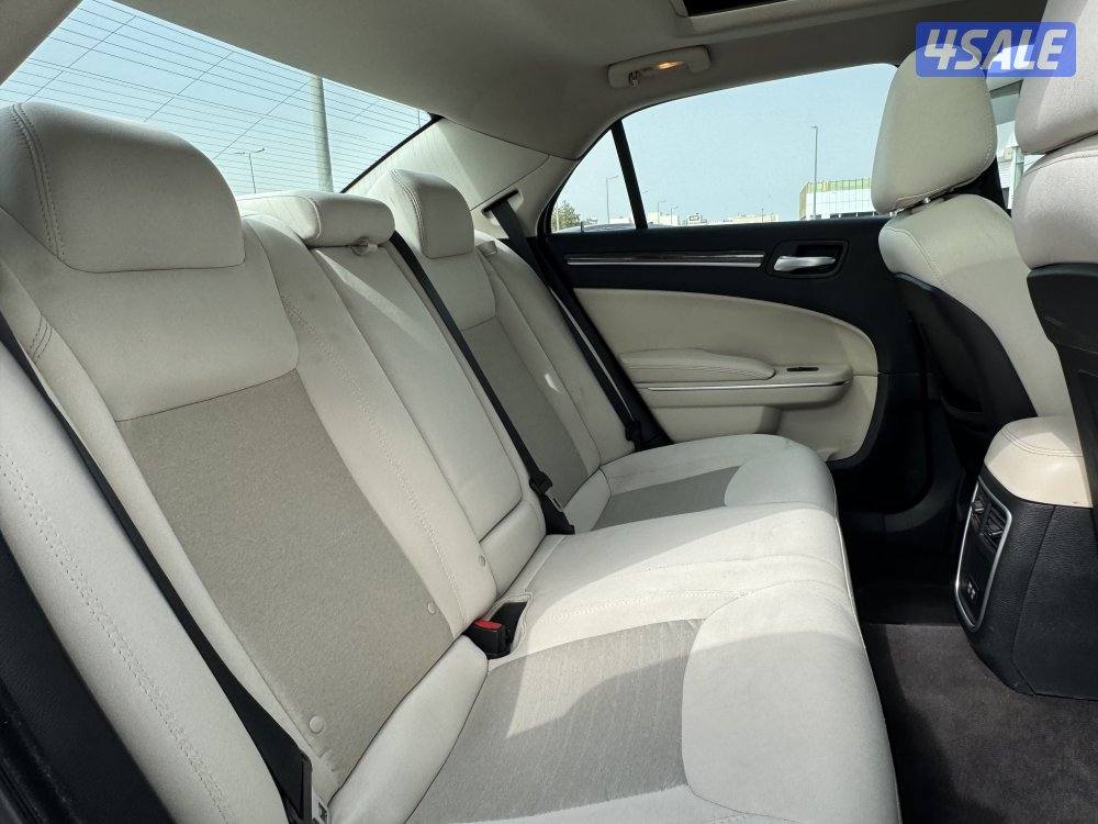 للبيع كرايزلر 300 موديل 20186