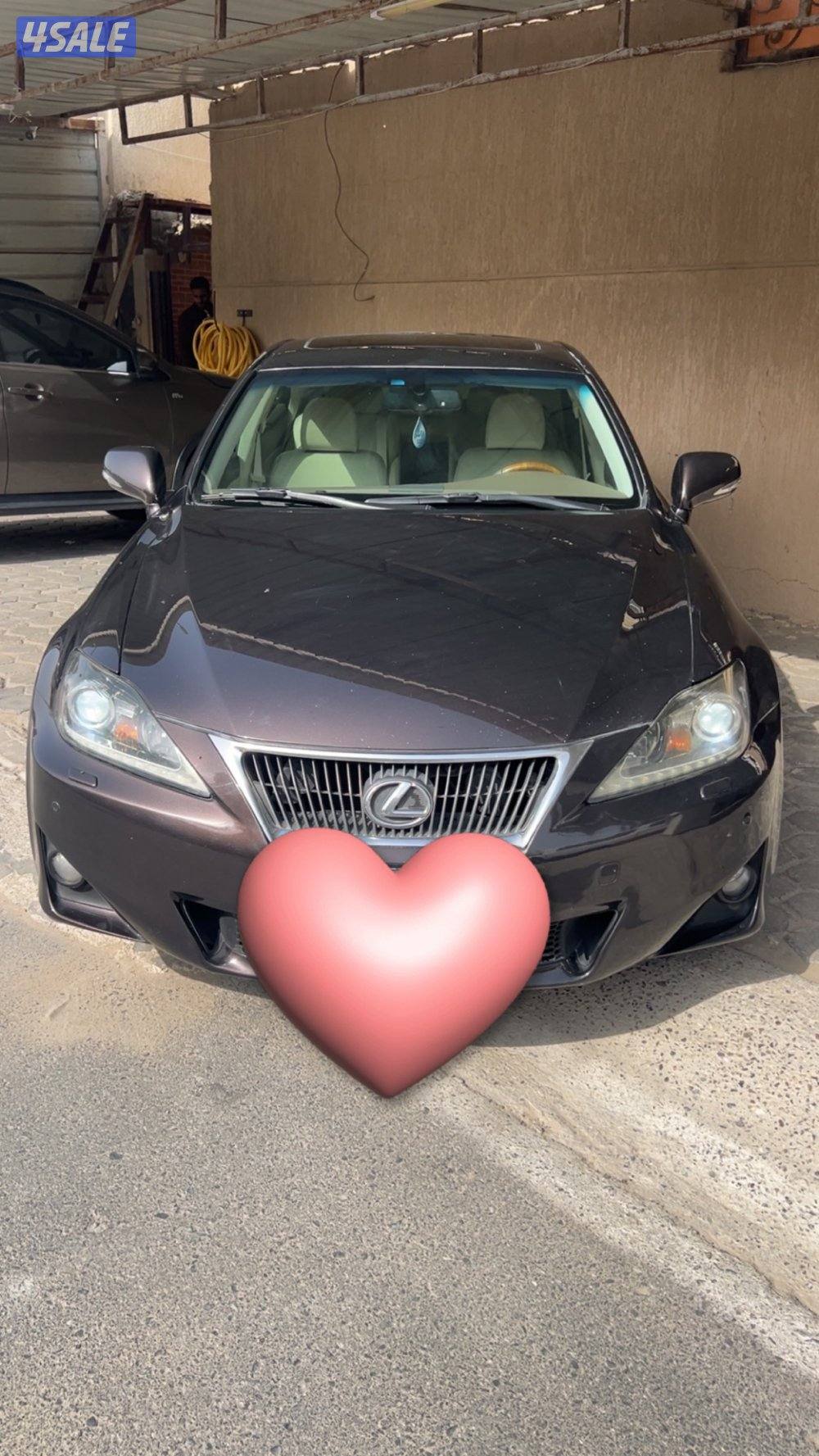 لكزس is 300 مالك اول2