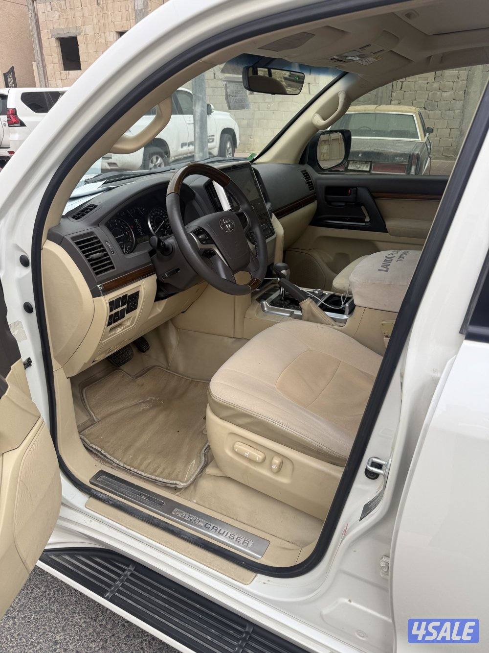 لاندكروزر 20172