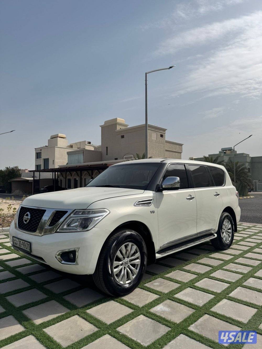 جيب نيسان باترول 2013 بحاله ممتازه8