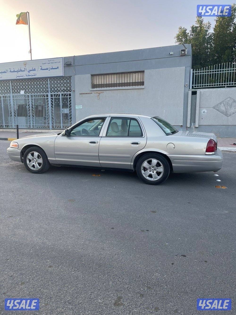 للبيع فورد فكتوريا0