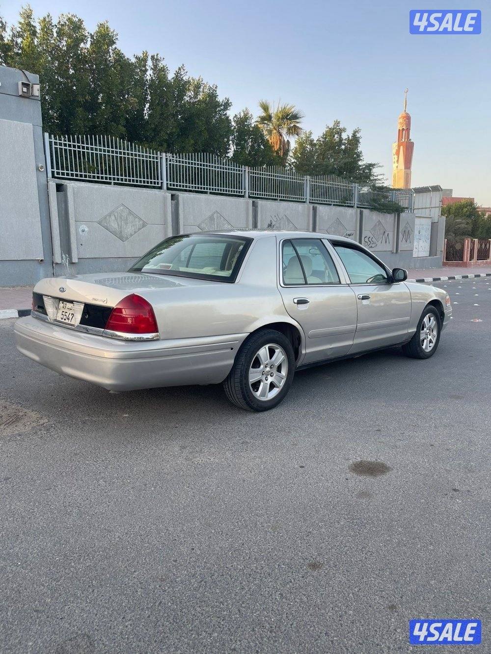 للبيع فورد فكتوريا4