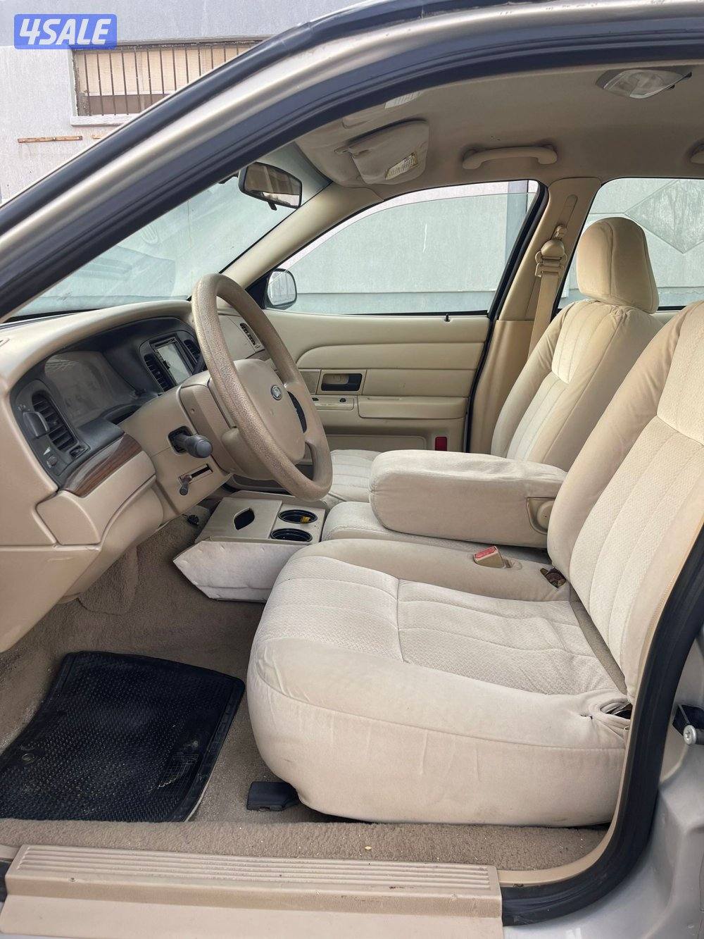 للبيع فورد فكتوريا8