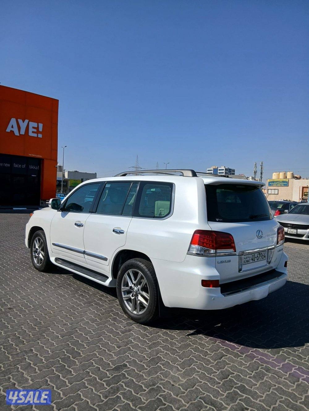 لكزس ٢٠١٤ صبغ وكاله ماشي١٢٥ الف2