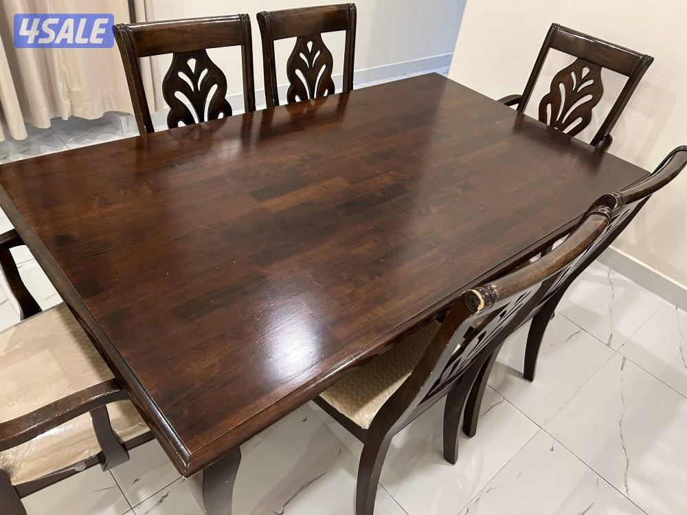 للبيع طاولة طعام مع ٦ كراسي بحالة ممتازة وجودة عالية4